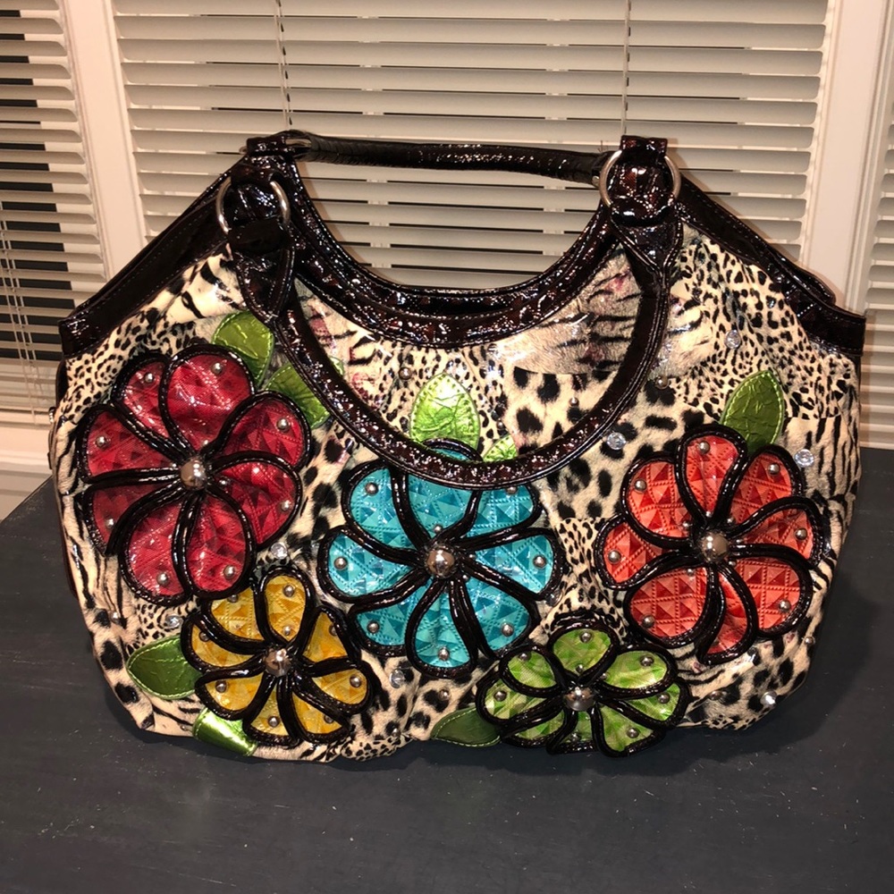 Colorful Flower pocketbook with zipper closure